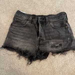 Levi’s washed black Jean shorts, 24